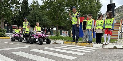 Jandarma’dan Öğrencilere Trafik Eğitimi Semineri