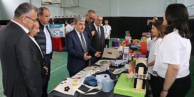 Serdar Zeren Ortaokulunda Tübitak 4006 Bilim Fuarı Açıldı