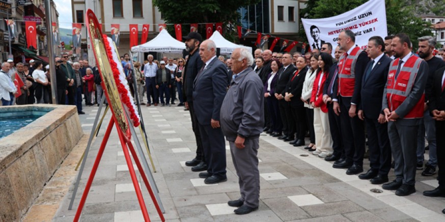 ADD Amasya Atatürk Anıtı’na Çelenk Sundu