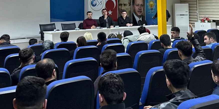 AK Parti Gençlik Kolları Teşkilat Çalışmalarını Değerlendirdi