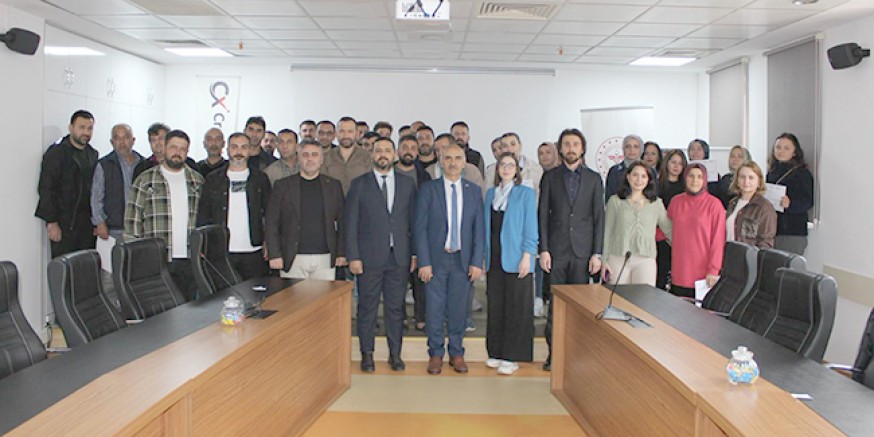Amasya’da 450 Sağlık Çalışanına İletişim ve Duygusal Dayanıklılık Eğitimi