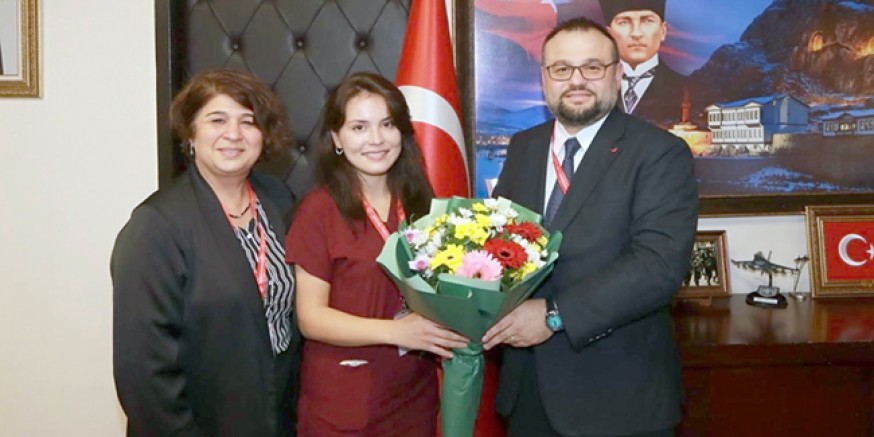 Amasya’da Hemşire Şule Kavak, Tıp Fakültesini Kazandı