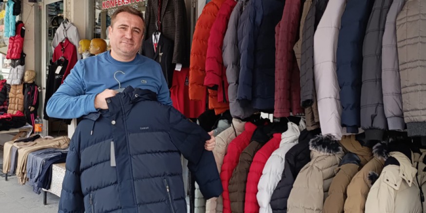Amasya’da Mağaza Vitrinleri Kışa Hazırlanıyor
