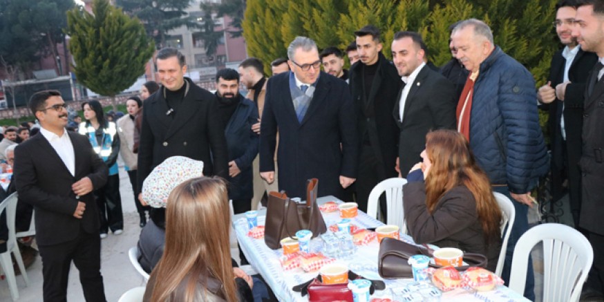 Amasya’da Öğrenciler İftar Sofrasında Buluştu