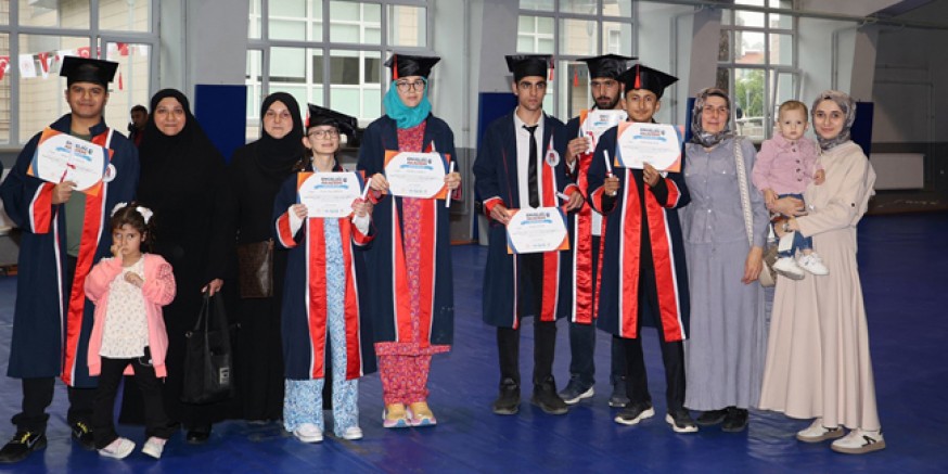 Amasya’da Özel Bireyler Bir Günlüğüne Üniversiteli Olup Mezun Oldu