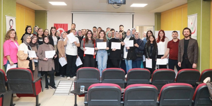 Amasya’da Poliklinik Sekreterlerine İletişim ve Dayanıklılık Eğitimi