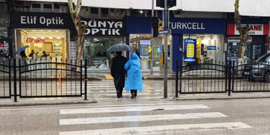 Amasya’da Yağmur Altında Örnek Davranış