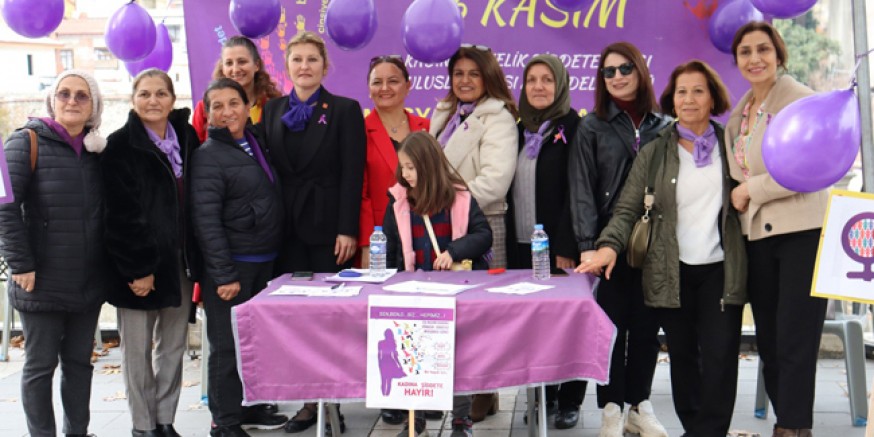 Amasya Kadın Platformu’ndan Şiddete Karşı İmza Kampanyası