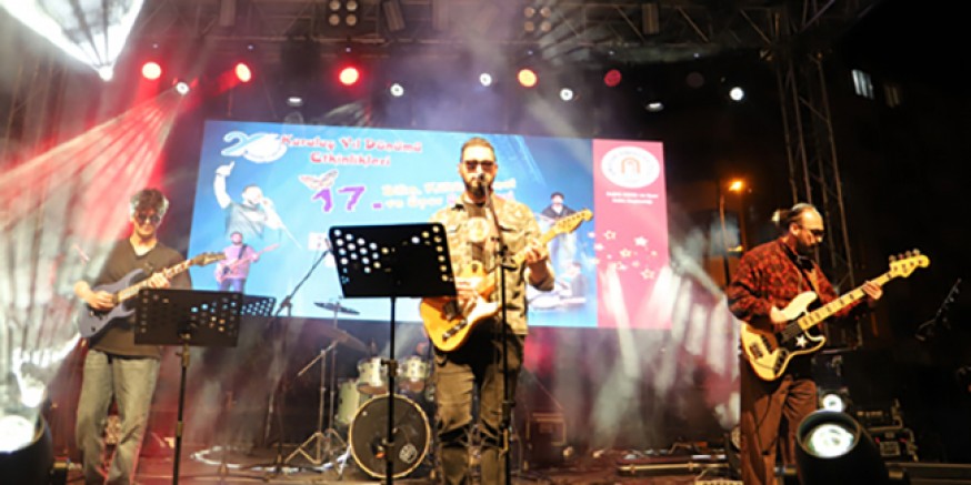Amasya Üniversitesi Bahar Şenliklerinde Anadolu Rock Konseri