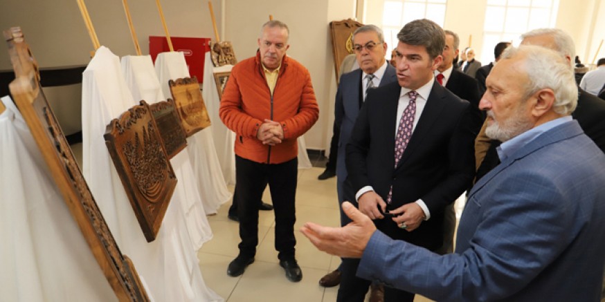 Amasya Üniversitesi'nde Necati Avcı’nın Ahşap Oyma Sergisi Açıldı