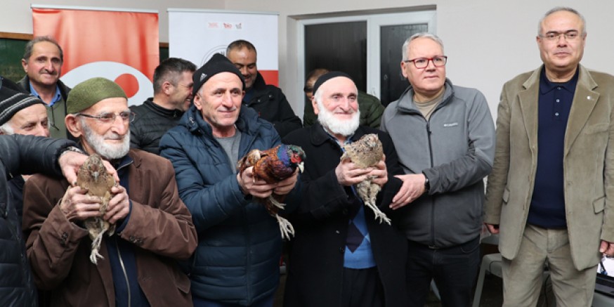 Amasya Üniversitesi’nden Köyde Bilim Buluşması: Kahverengi Kokarcaya Karşı Mücadele