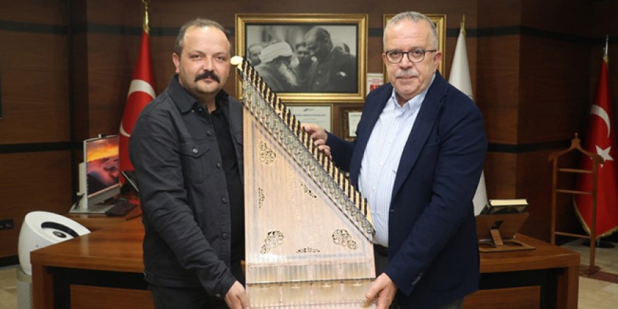 Amasya Üniversitesi’ne Müzik Eğitimi İçin Kanun Hediyesi
