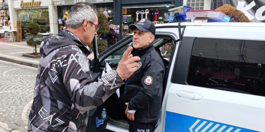 ATM’de Unutulan 4 Bin 900 TL’yi Polise Teslim Etti