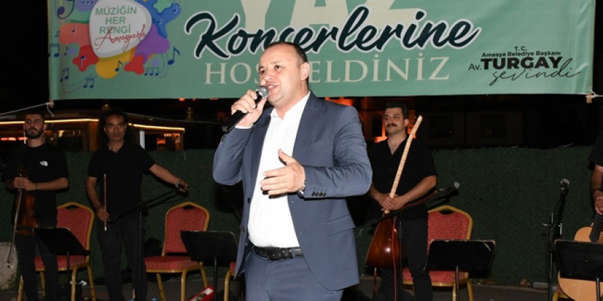 Başkan Sevindi Türk Halk Müziği Konserine Katıldı