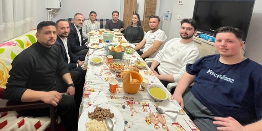 CHP Amasya Örgütü Üniversiteli Gençlerle İftar Sofrasında Buluştu