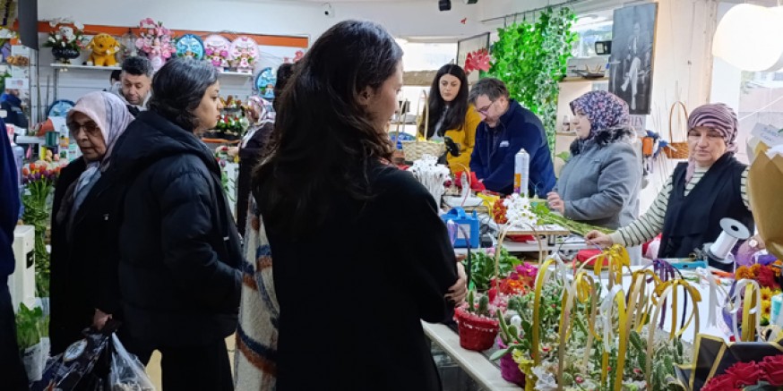Çiçekçilerde 14Şubat Sevgililer  Günü Yoğunluğu Yaşandı