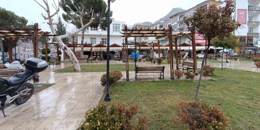 Günlerdir Dolup Taşan Alanlar Yağmurla Birlikte Boş Kaldı