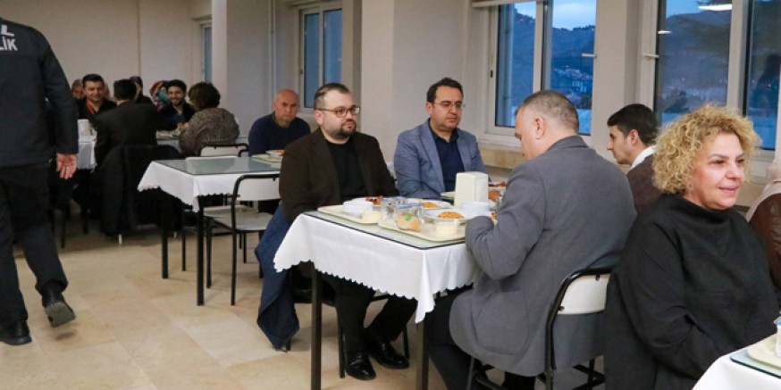 Hastane Çalışanları İftar Sofrasında Buluştu