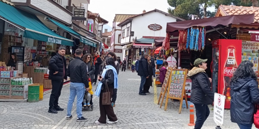 İçeri Şehir Bayramda Ziyaretçi Akınına Uğradı