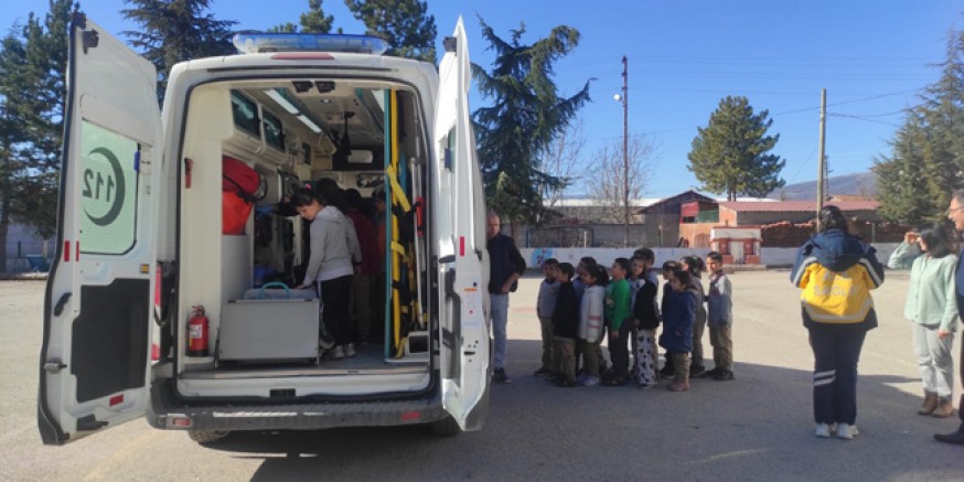 İlkokul Öğrencilerine “Yaşama Yol Ver” Farkındalık Eğitimi Verildi