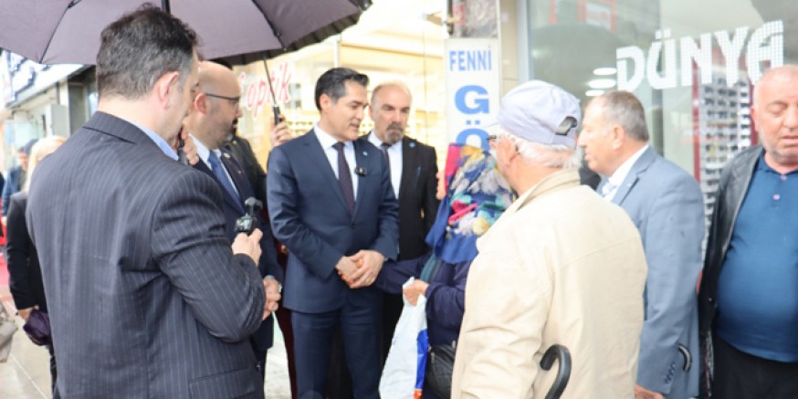 İYİ Parti’li Kavuncu Amasya’da Esnaf ve Vatandaşları Dinledi