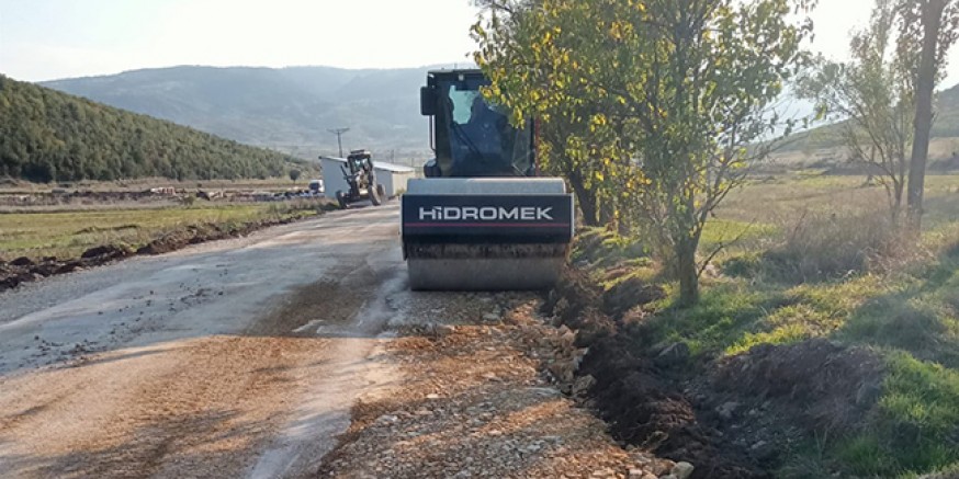 Karaali Köyü’nde Ulaşım İçin Hummalı Çalışma