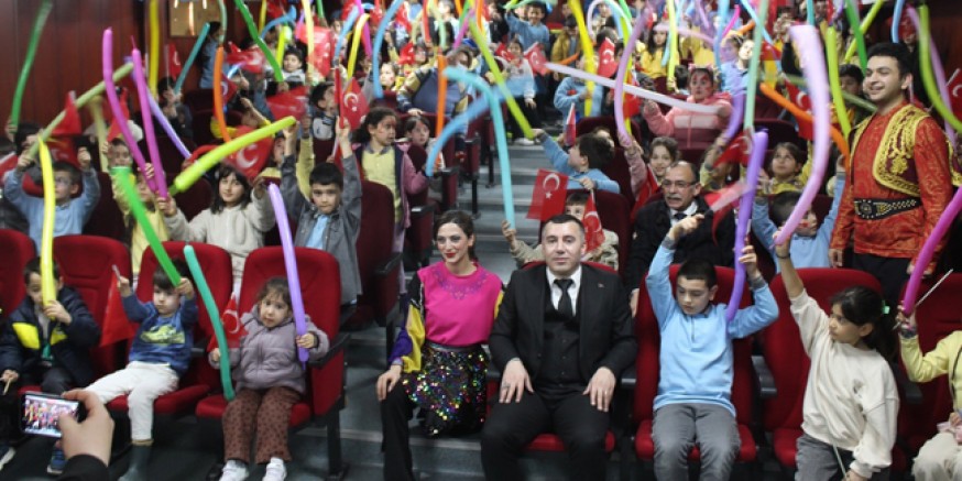 Karagöz ve Hacivat Gösterisi  Amasyalı Öğrencilerle Buluştu