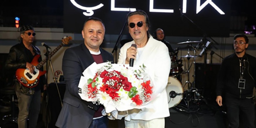Kutlamalar Çelik  Konseriyle Renklendi