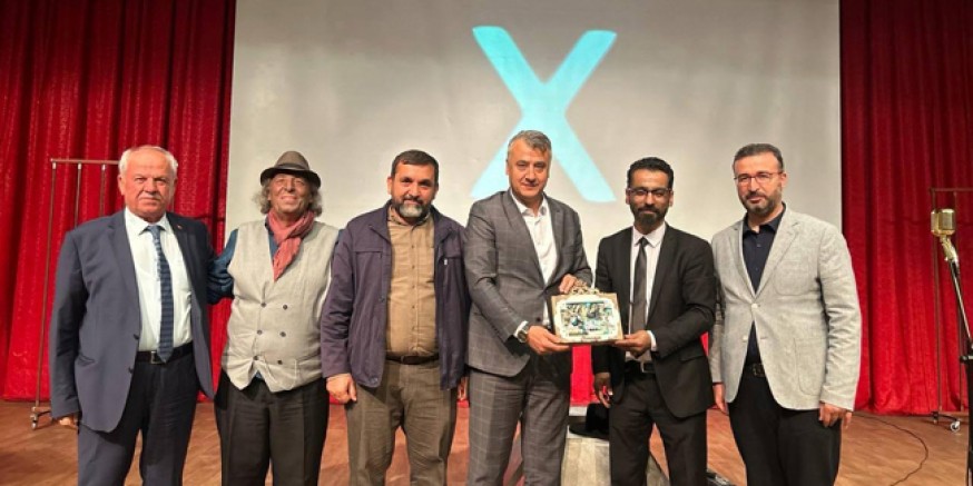 “Malcom X” Tiyatro Oyunu Amasya’da Sergilendi