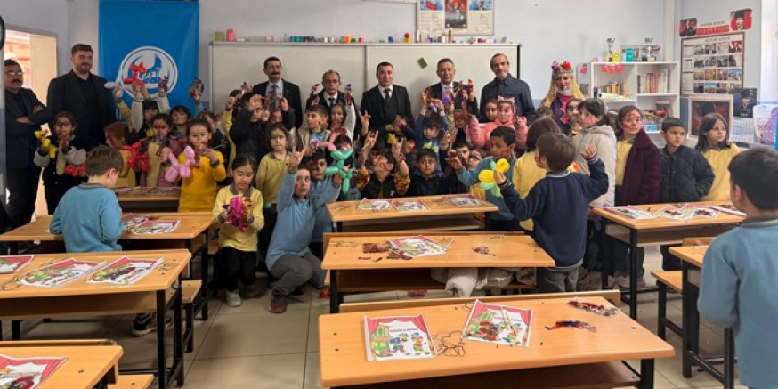 MHP Amasya Teşkilatı Öğrencilerle Kukla Tiyatrosu Etkinliğinde Buluştu