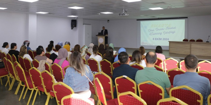Millî Eğitim Müdürü Ali Katipoğlu Etwinning Çalıştayına Katıldı