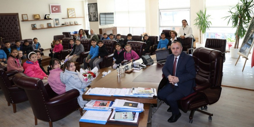 Öğrencilerden ve STK’lardan Başkan Sevindi’ye Ziyaret