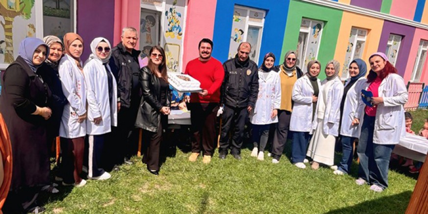 Özel Suluova Gülbahçesi Anaokulu  Öğrencilerinden Pastalı Kutlama