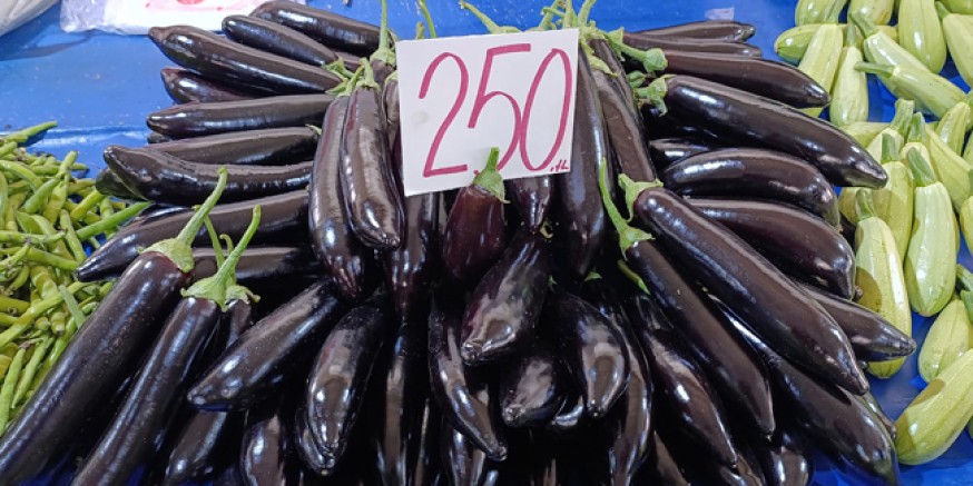 Pazarda Patlıcanın Fiyatı Şaşırttı! Kilosu 250 TL
