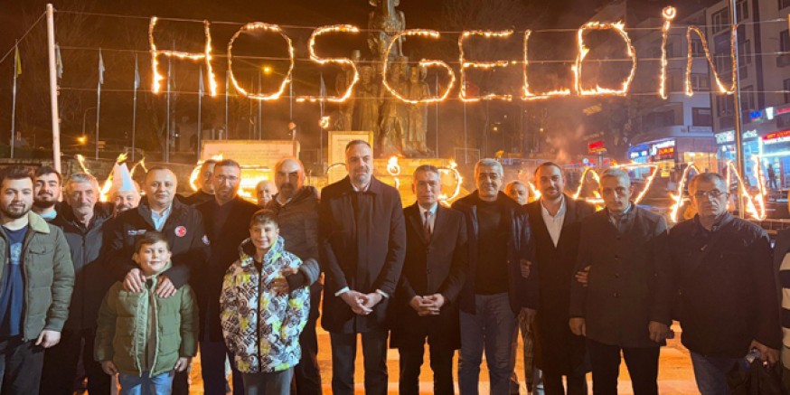 Ramazan Fener Alayı ve Mahya Yakma Geleneğiyle Karşılandı