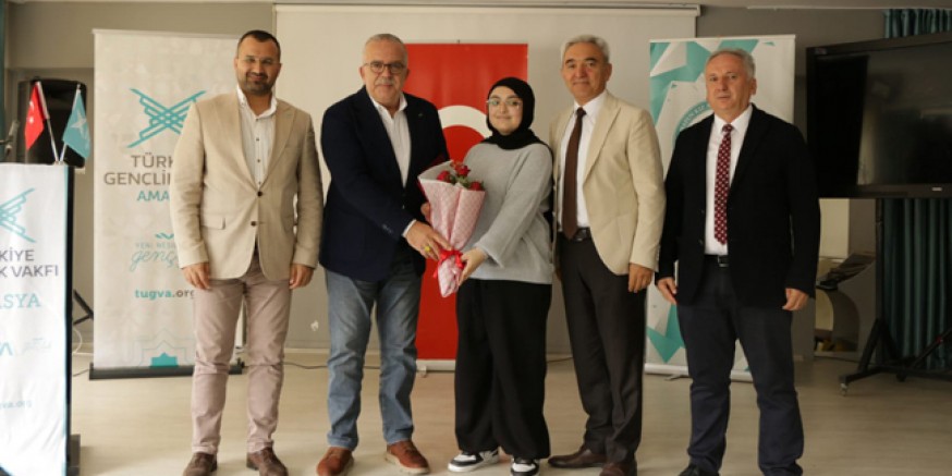 Rektör Turabi, Lise Öğrencileriyle Münazara Programı Tanıtımında Buluştu