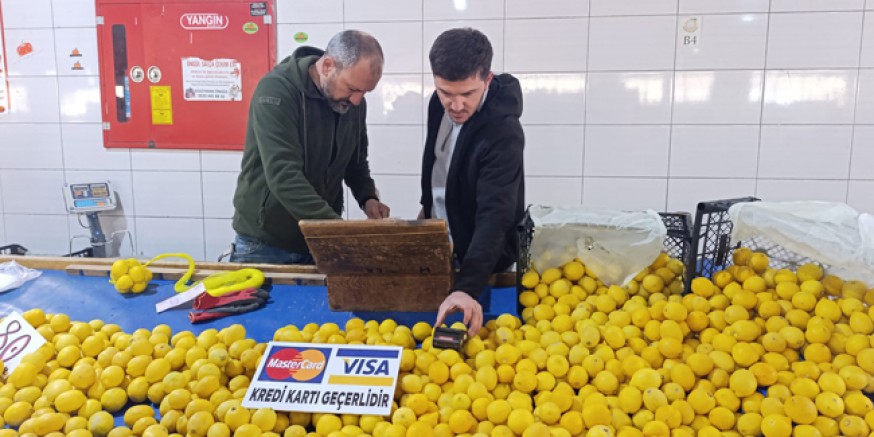 Semt Pazarlarında Kartla Alışveriş Uygulaması Yaygınlaşıyor
