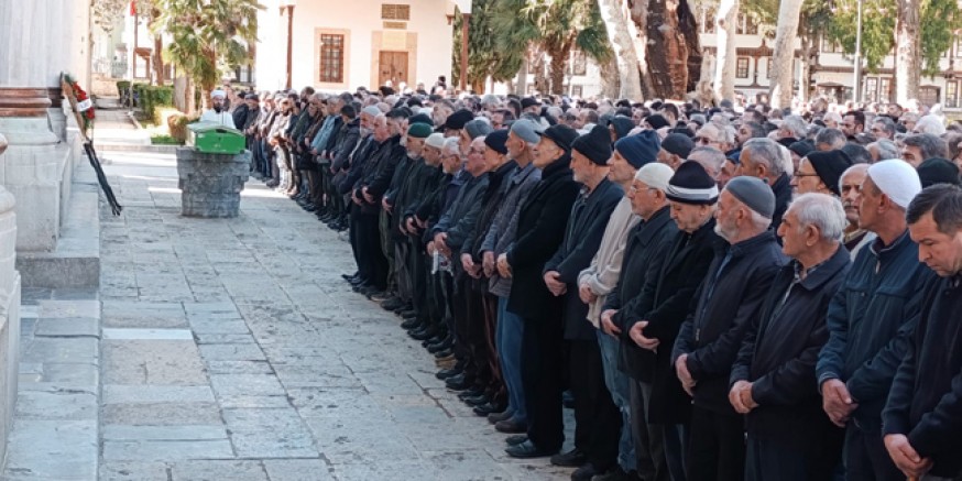 Serhat Kitapevi Kurucusu Ruhi Öğretmen Dualarla Uğurlandı