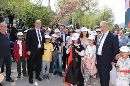 23 Nisan “Çevre Ve Çocuk Şenliği” Etkinliği Düzenlendi