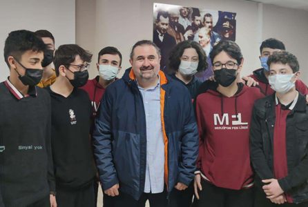 3 Günde Yaklaşık 2000 Öğrenciye Konferans Verdi