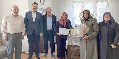 AK Parti Teşkilatından Anneler Günü Ziyaretleri