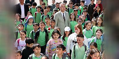 Akşemsettin İlkokulu’nda Ödül ve Bayrak Töreni Coşkusu