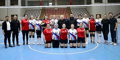 Amasya Barosu Kadın Voleybol Takımı Ordu Barosu ile Karşılaştı