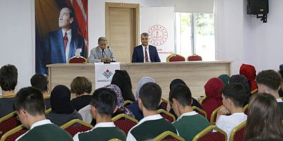 Amasya’da Anadolu Mektebi Yazar Okumaları Projesi Toplantısı Yapıldı