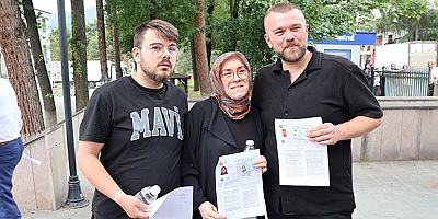 Amasya’da Anne ve İki Oğlu Aynı Okulda Sınava Girdi