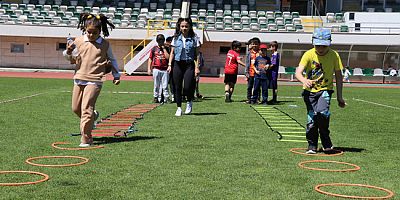Amasya'da Dünya Atletizm Günü Çocuk Şenliği Coşkusu