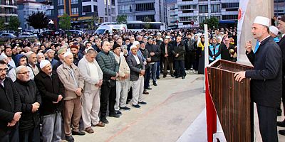 Amasya’da Hacı Adayları Dualarla Kutsal Topraklara Uğurlandı