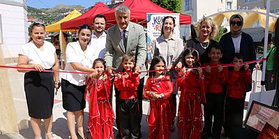 Amasya’da Miniklerin “Kökten Renge Sanat Şenliği ve Sergisi’nin” Açılışı Yapıldı