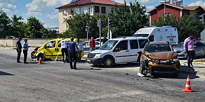 Amasya’da Trafik Kazası: 2 Yaralı