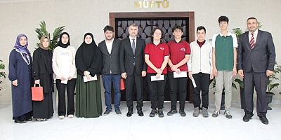 Amasya’da Umre Ödüllü Bilgi Yarışmasının Kazananları Belli Oldu